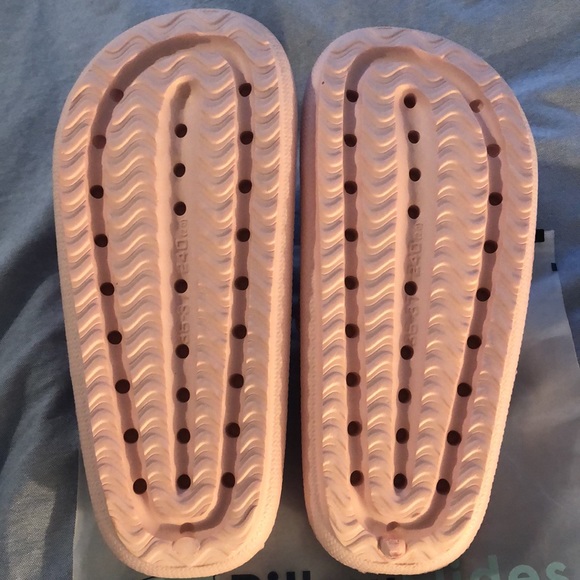 PILLOW SLIDES slippers - Picture 3 of 3